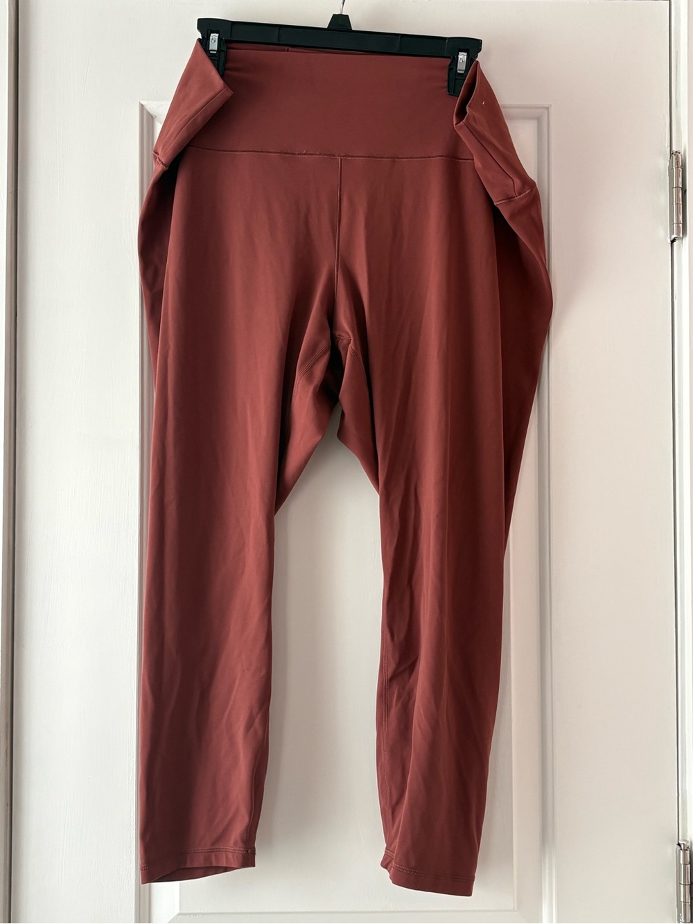 Old Navy Active High-Rise Go-Dry Leggings in Rust